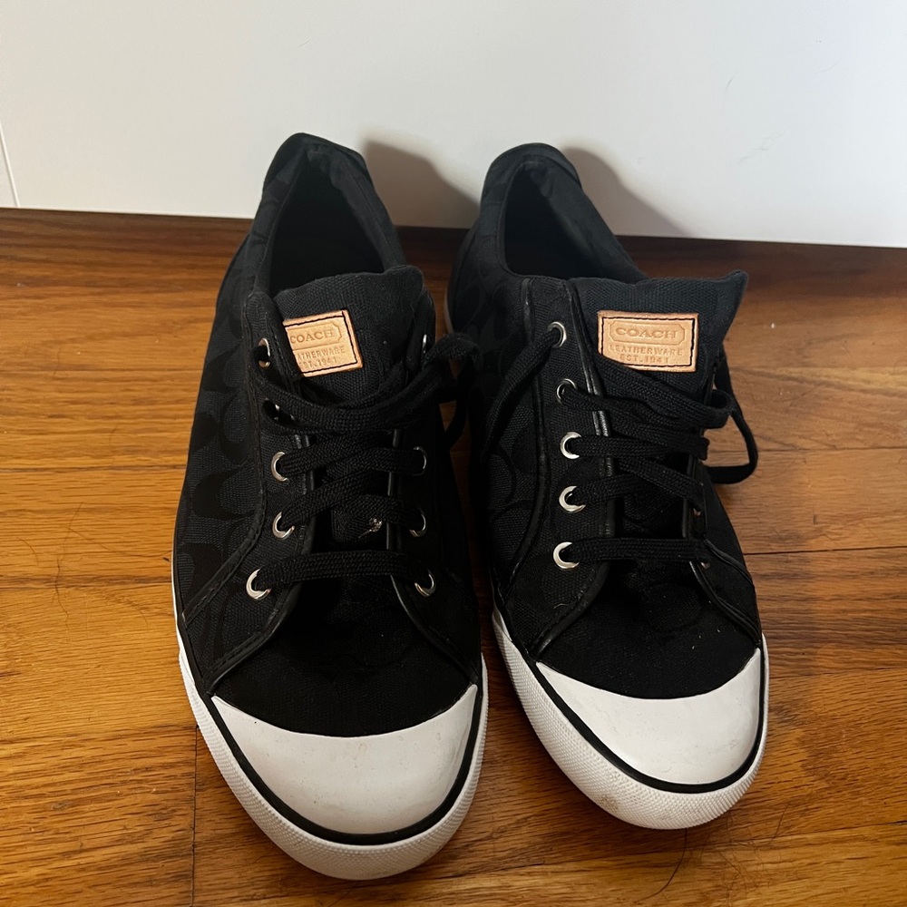 Coach shoes worn once